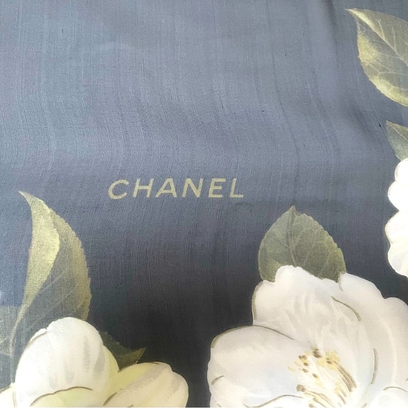 WINTER SALE ‼️ Authentic Chanel black silk chiffon scarf with white camellias - Picture 2 of 9